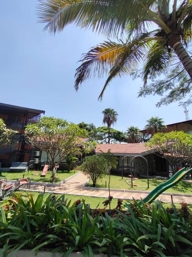 Caves County Resort Mālegaon Eksteriør bilde